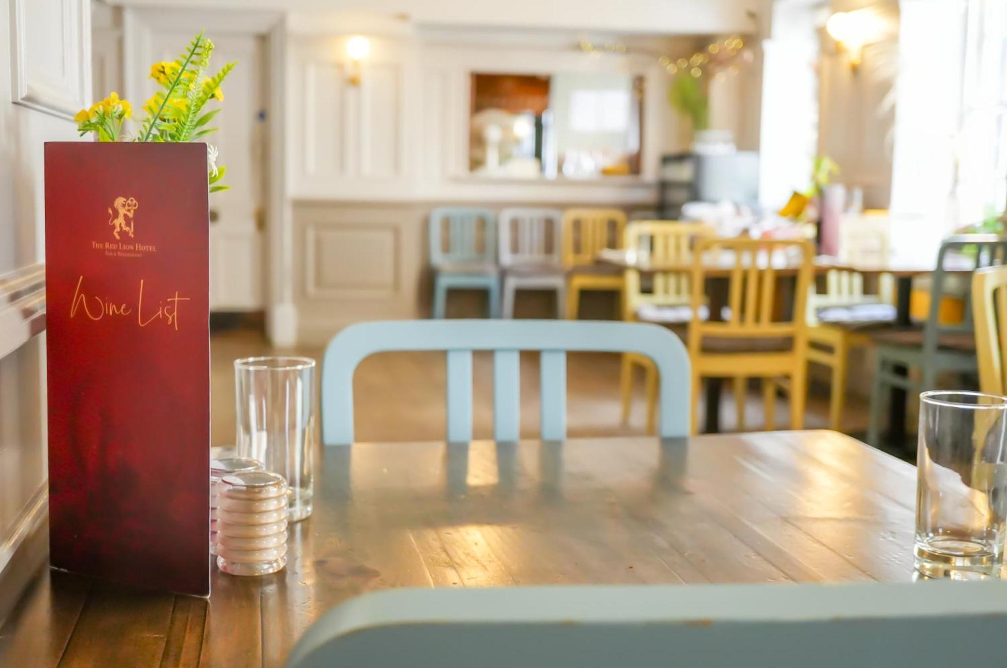 The Red Lion Hotel Spalding Room photo
